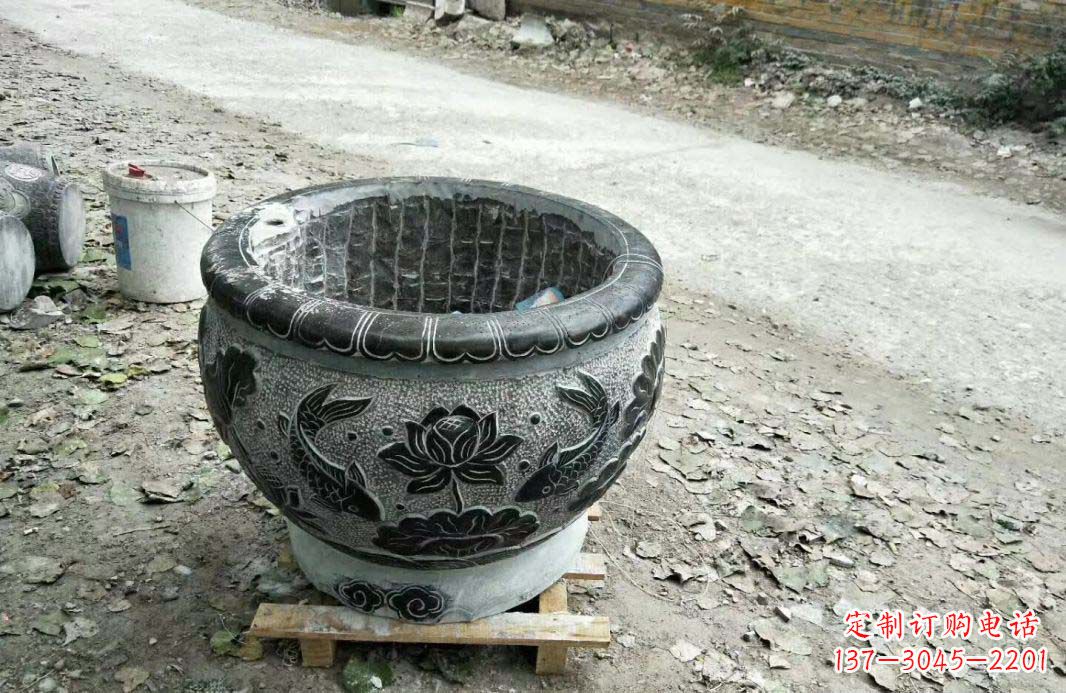 仿古圆形水缸石雕