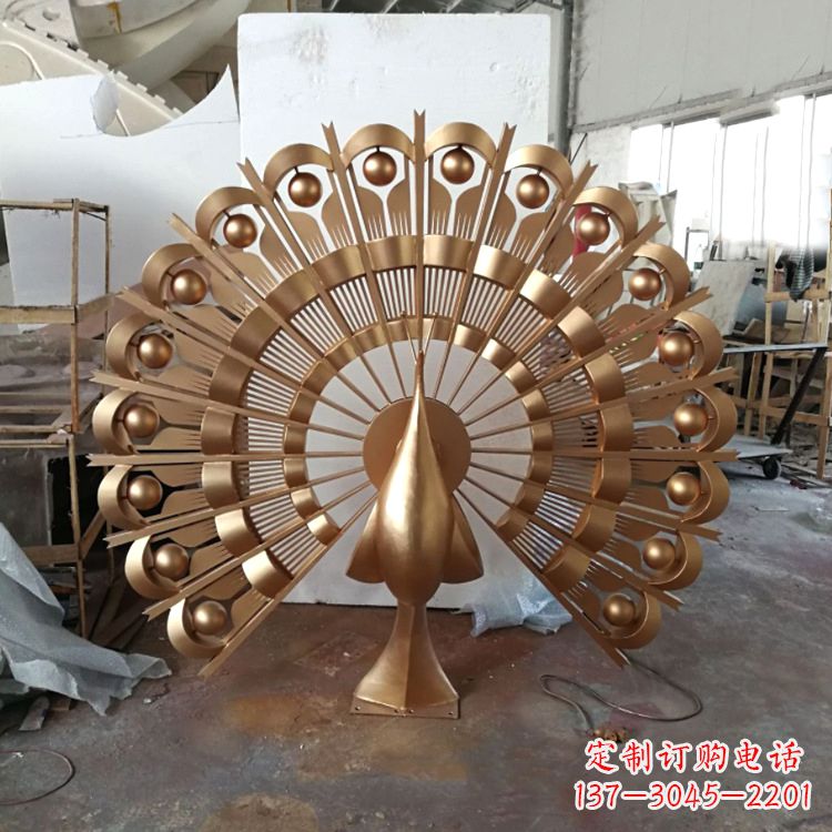 精致而又经典的仿铜色不锈钢孔雀雕塑 精致而又经典的仿铜色不锈钢孔雀雕塑