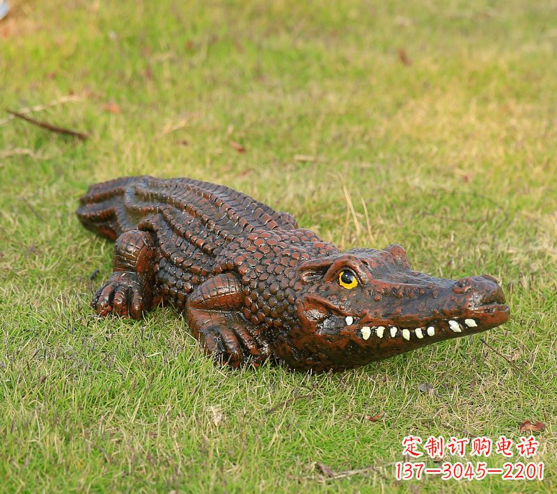 仿真鳄鱼雕塑园林动物景观雕塑