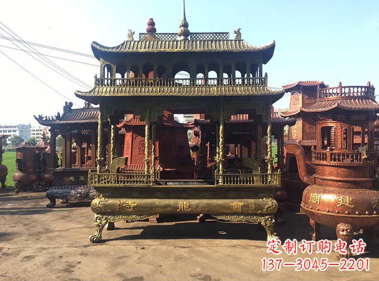 高浮雕螭龙纹铜香炉