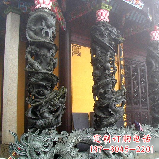 高浮雕铜雕盘龙柱