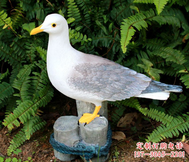 鸽子广场中心雕塑
