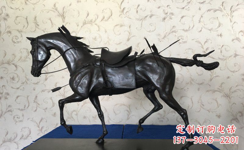 公园被箭射中的马景观铜雕