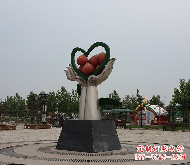 公园不锈钢草莓雕塑