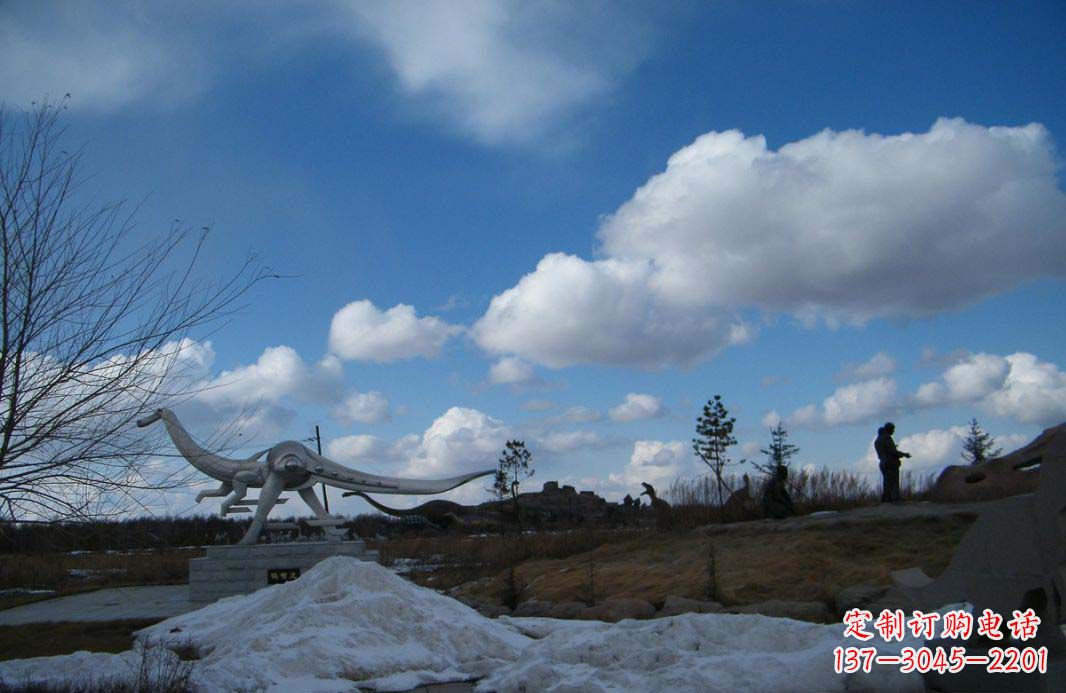 非凡巨兽——不锈钢抽象恐龙雕塑 非凡巨兽——不锈钢抽象恐龙雕塑