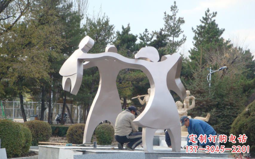 公园不锈钢快乐一家人雕塑