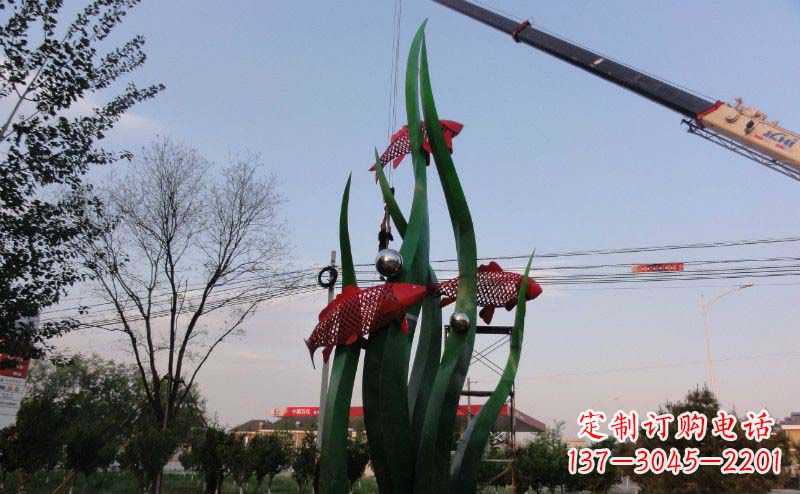欧洲风格鲤鱼不锈钢雕塑 欧洲风格鲤鱼不锈钢雕塑
