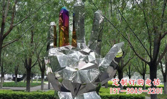 公园不锈钢手掌雕塑