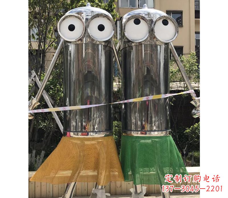 公园不锈钢小黄人景观雕塑