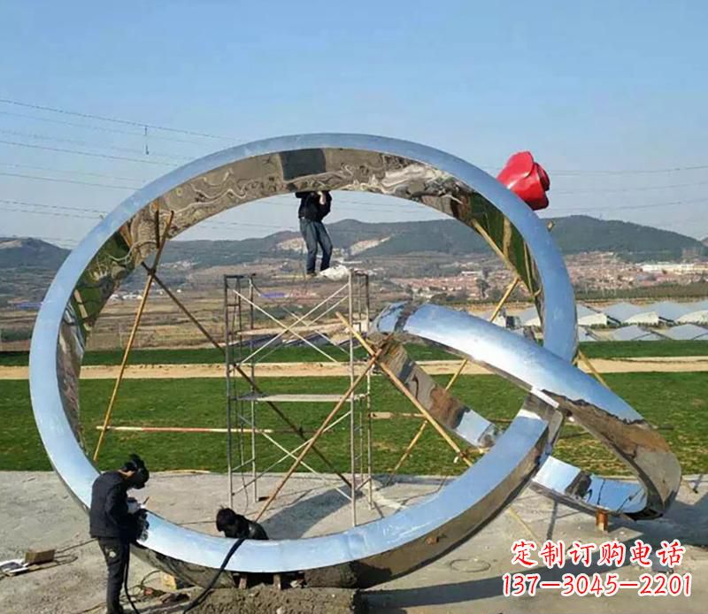 公园不锈钢钻戒相接景观雕塑