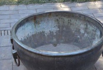 仿古纹饰铜水缸雕塑