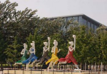 不锈钢雕塑——拿火炬跑步