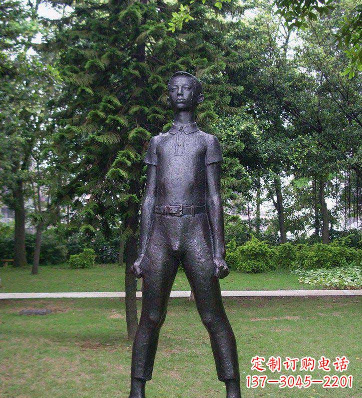 公园插兜的男孩人物铜雕