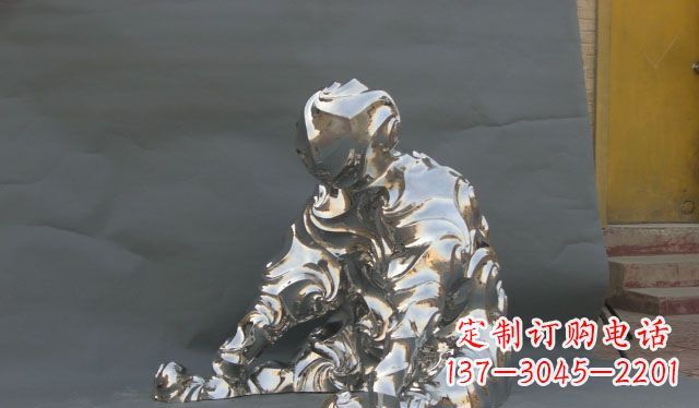 公园抽象不锈钢融化的人物雕塑