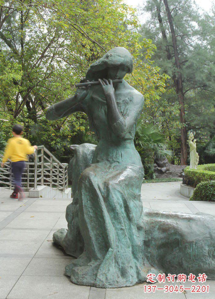 公园/笛子/女孩/人物/铜雕-公园吹笛子的女孩人物铜雕 公园/笛子/女孩/人物/铜雕-公园吹笛子的女孩人物铜雕