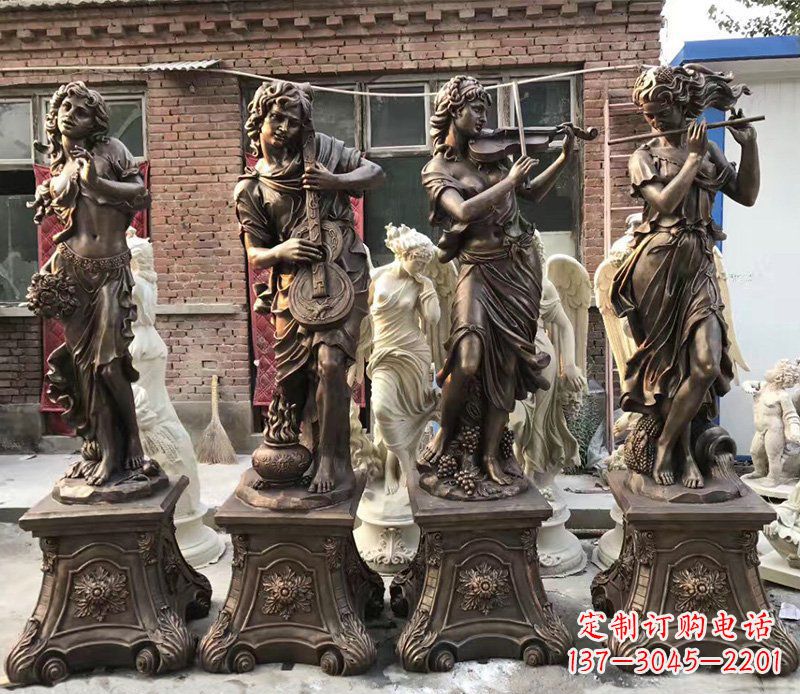 公园吹啦弹唱的西方人物雕塑