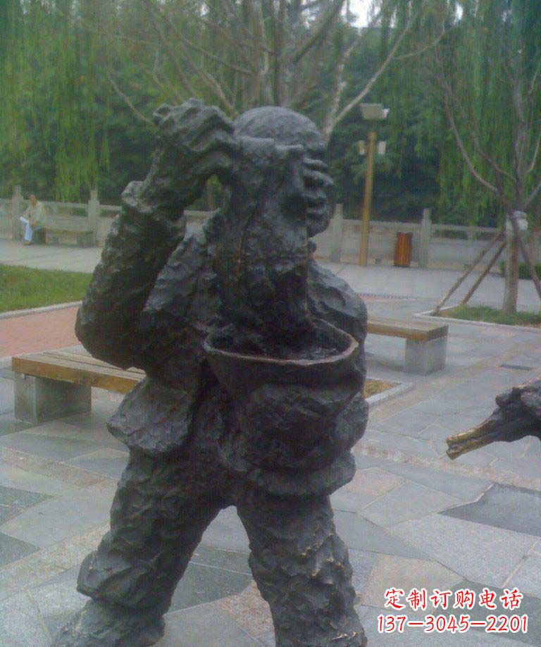 公园吃凉皮的人物铜雕