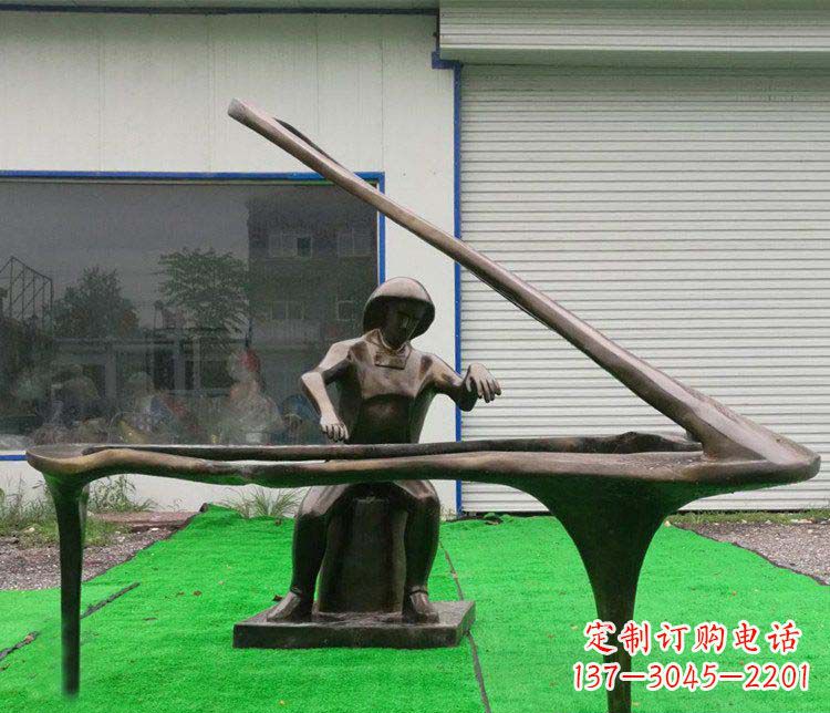 公园弹钢琴的抽象人物小品铜雕