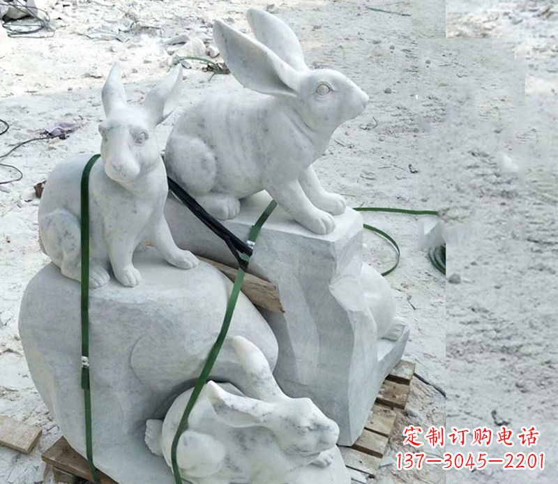 公园动物兔子雕塑