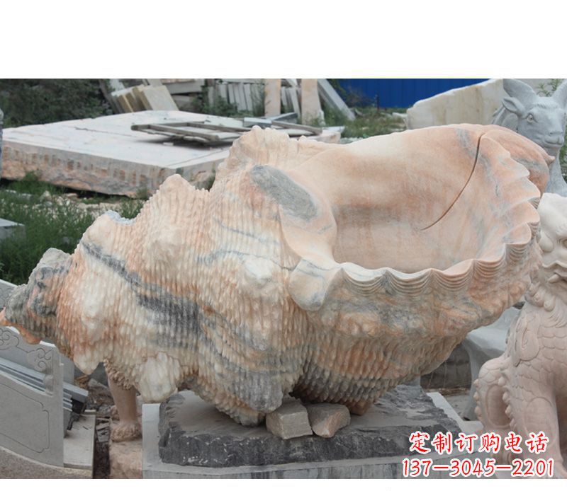 公园海螺石雕
