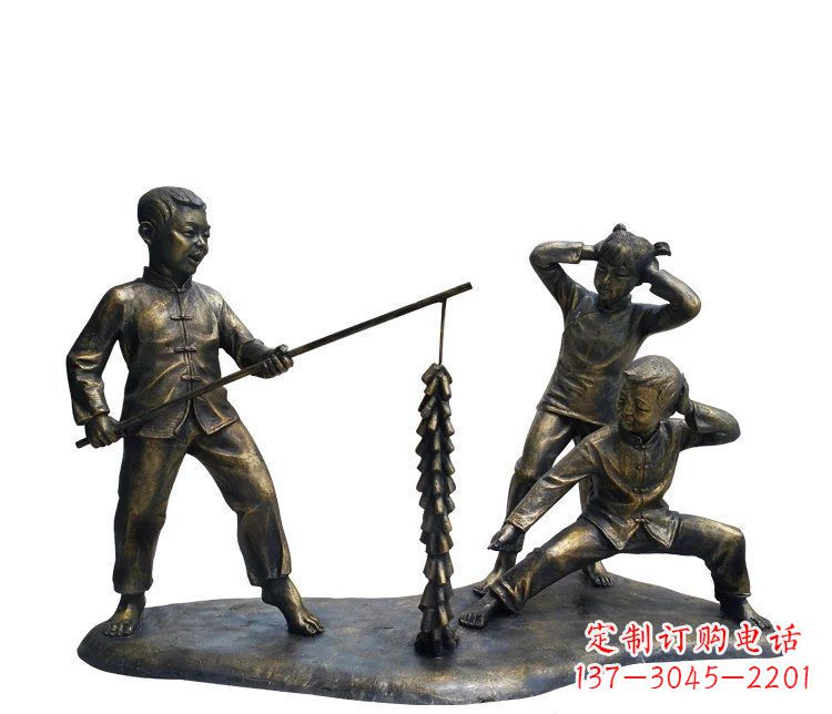公园景观放鞭炮的人物铜雕
