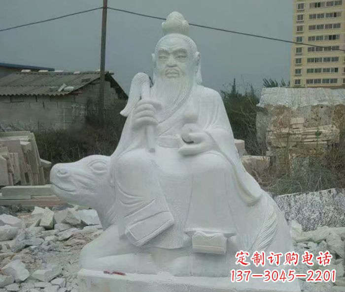 公园景观骑在牛背上的老者人物石雕