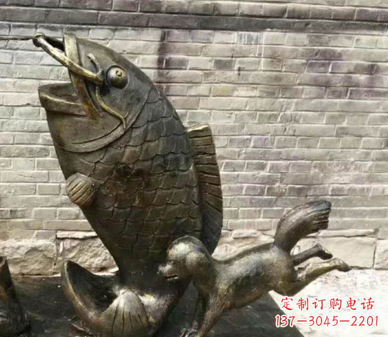 公园鲤鱼和小狗铜雕