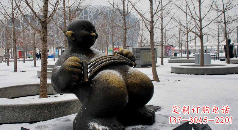 公园拿着拉力器的抽象人物铜雕