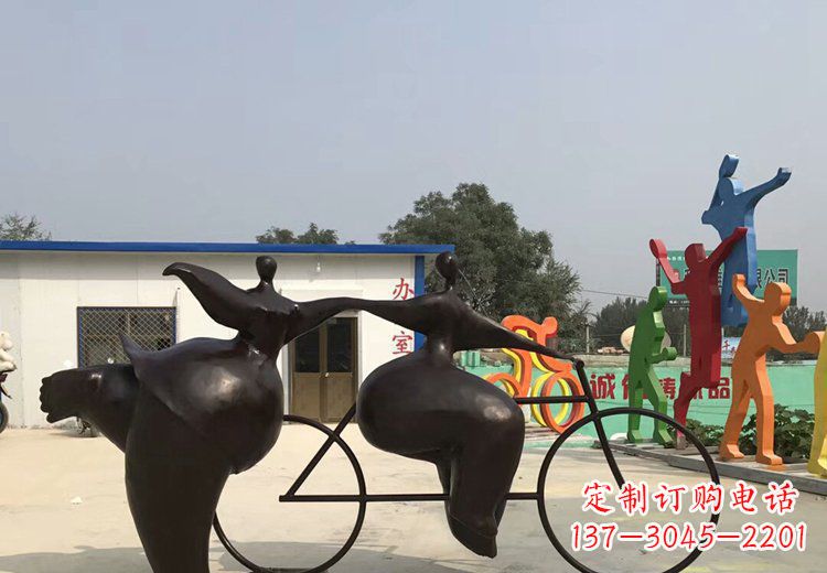 青春无悔,精致自行车雕塑 青春无悔,精致自行车雕塑
