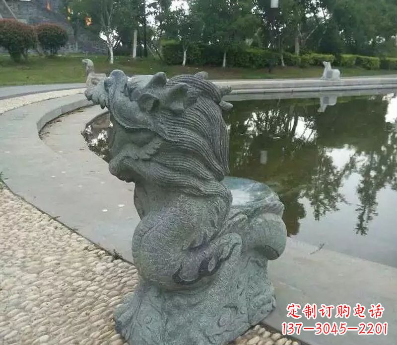 公园十二生肖龙石雕