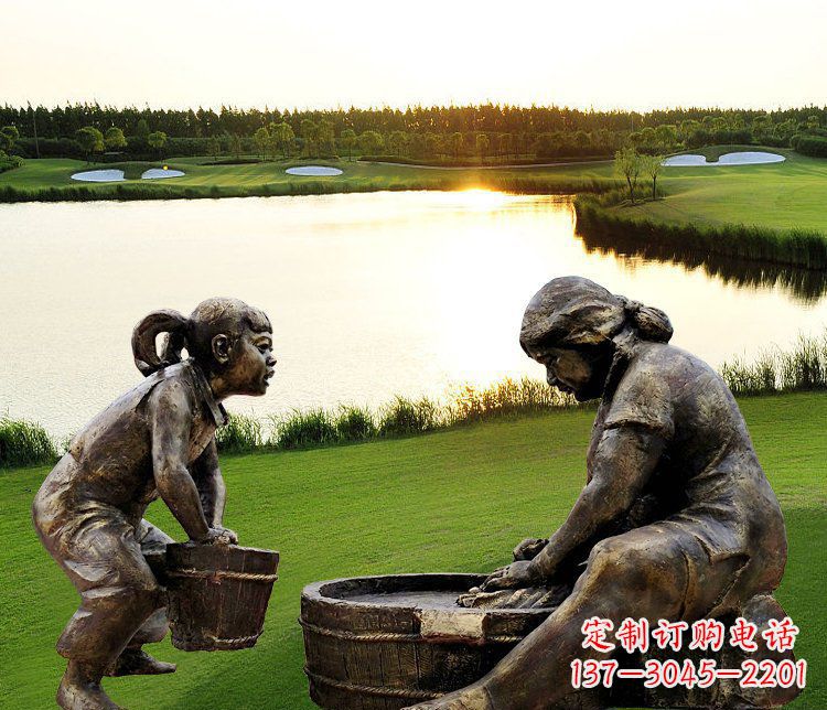 公园铜雕帮母亲洗衣服小品人物雕塑