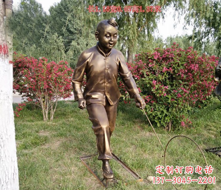 公园铜雕玩耍愉快人物雕塑