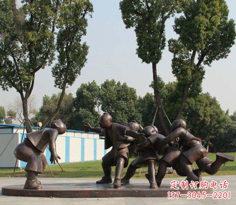 公园玩老鹰捉小鸡的儿童小品铜雕
