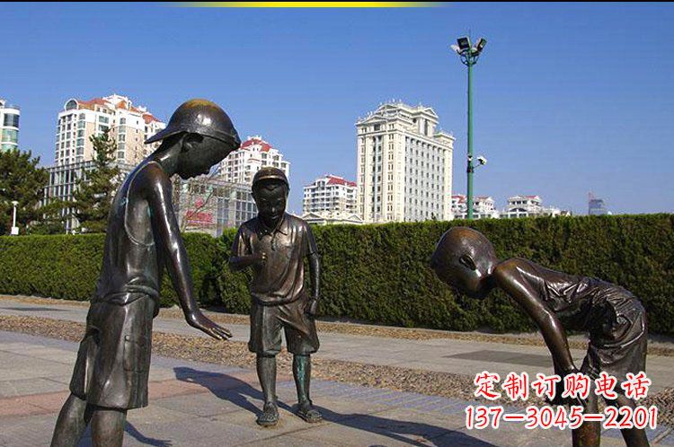 公园玩陀螺人物玻璃钢仿铜雕塑