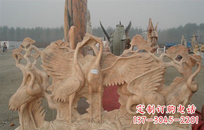 公园晚霞红仙鹤雕塑