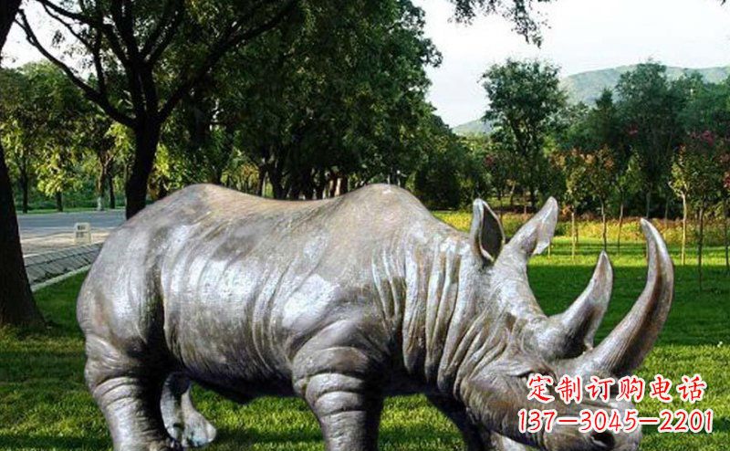 公园犀牛玻璃钢