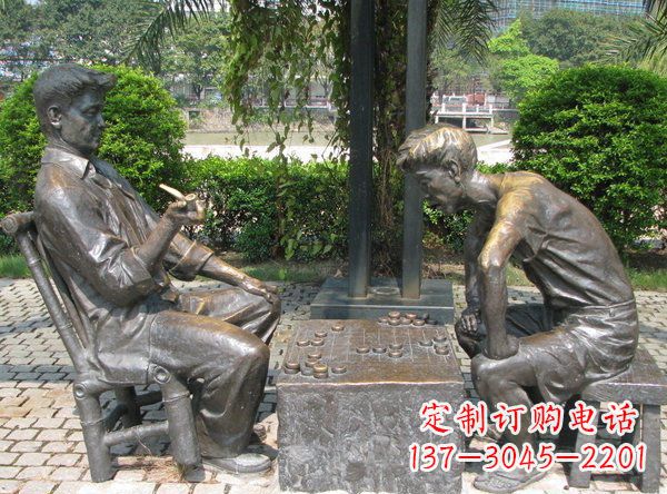 公园下棋人物铜雕