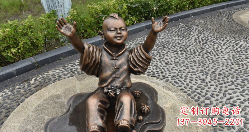 公园小男孩和核桃人物铜雕