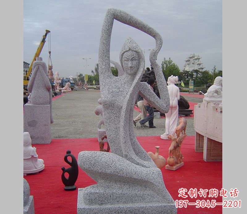 公园瑜伽美女石雕