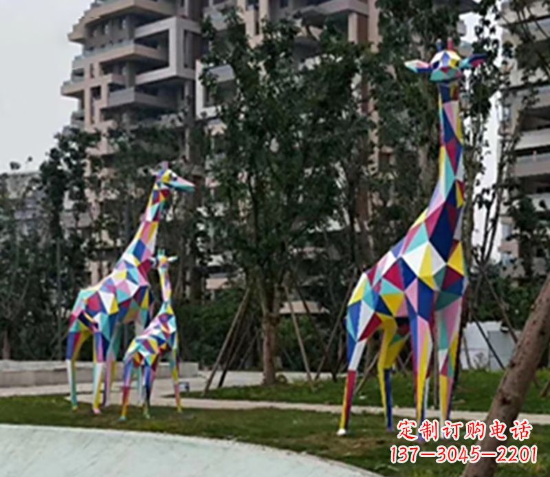 公园长颈鹿雕塑