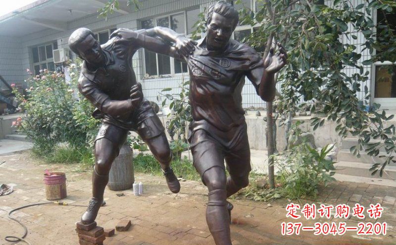 公园足球运动人物铜雕