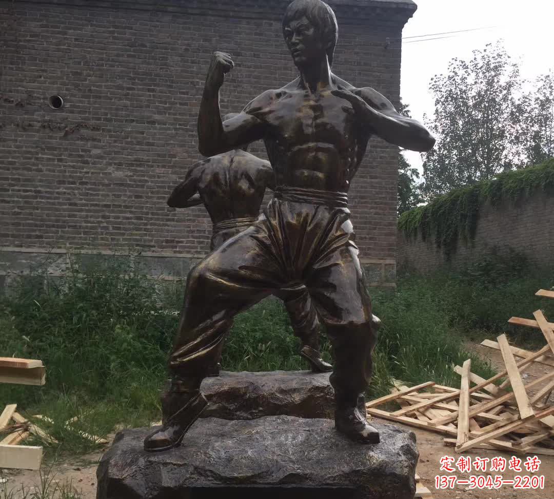 功夫之王李小龙广场铜雕
