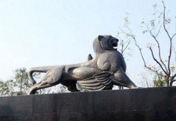 中领雕塑专业打造狮子铜雕