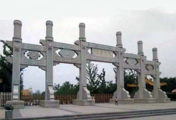 精美牌坊雕塑，让公园大门更加精致