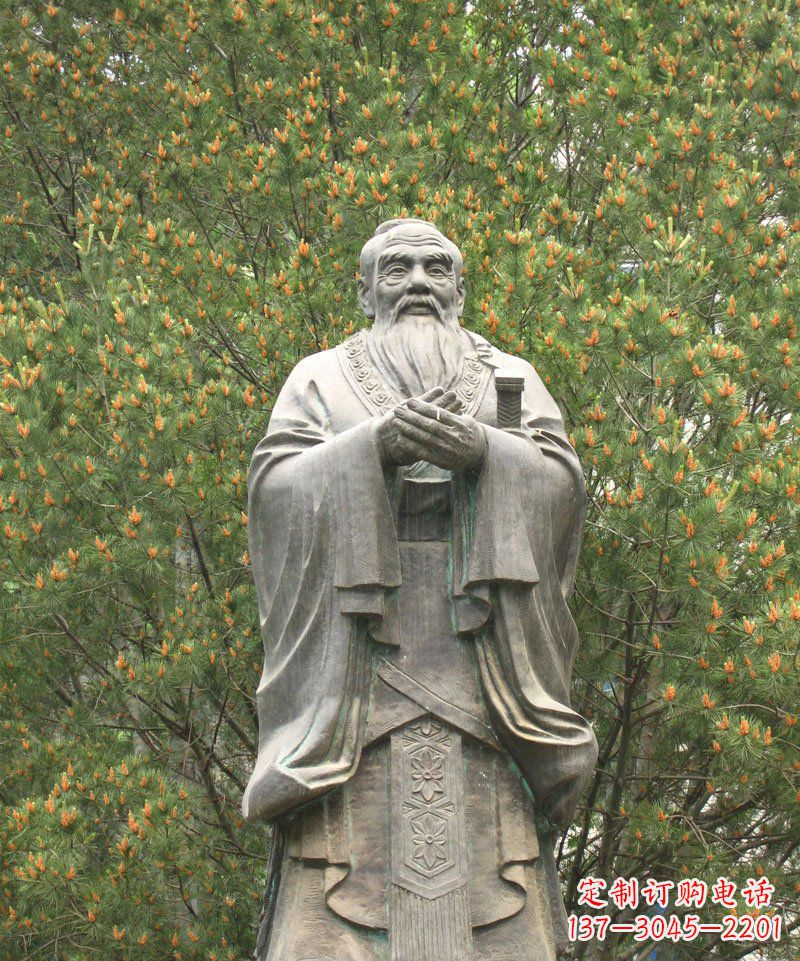 古代思想家孔子铜雕