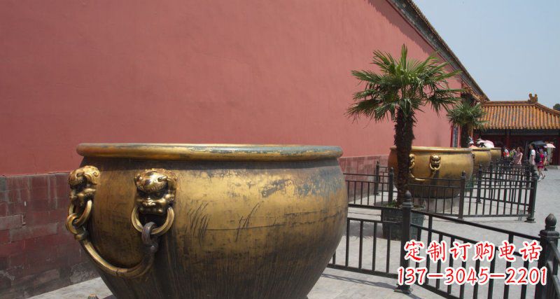 故宫铜水缸铜雕