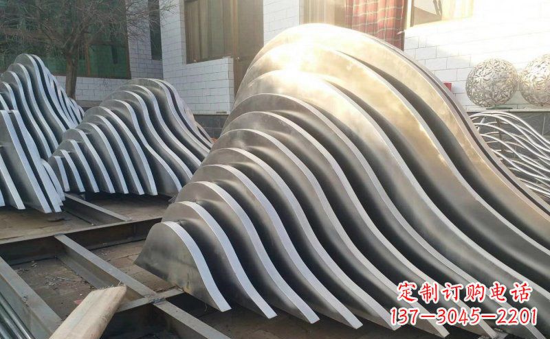 广场不锈钢抽象螺旋的海浪雕塑