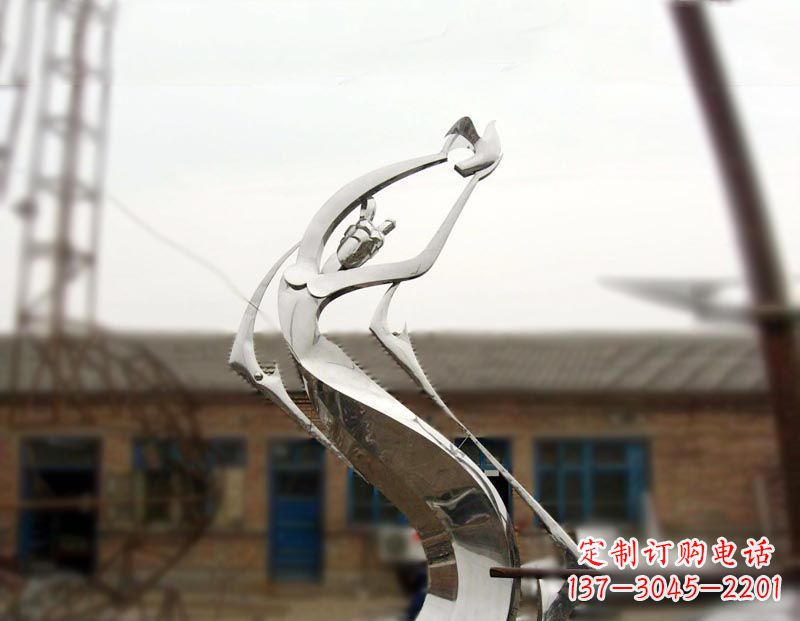 广场不锈钢抽象人物雕塑12