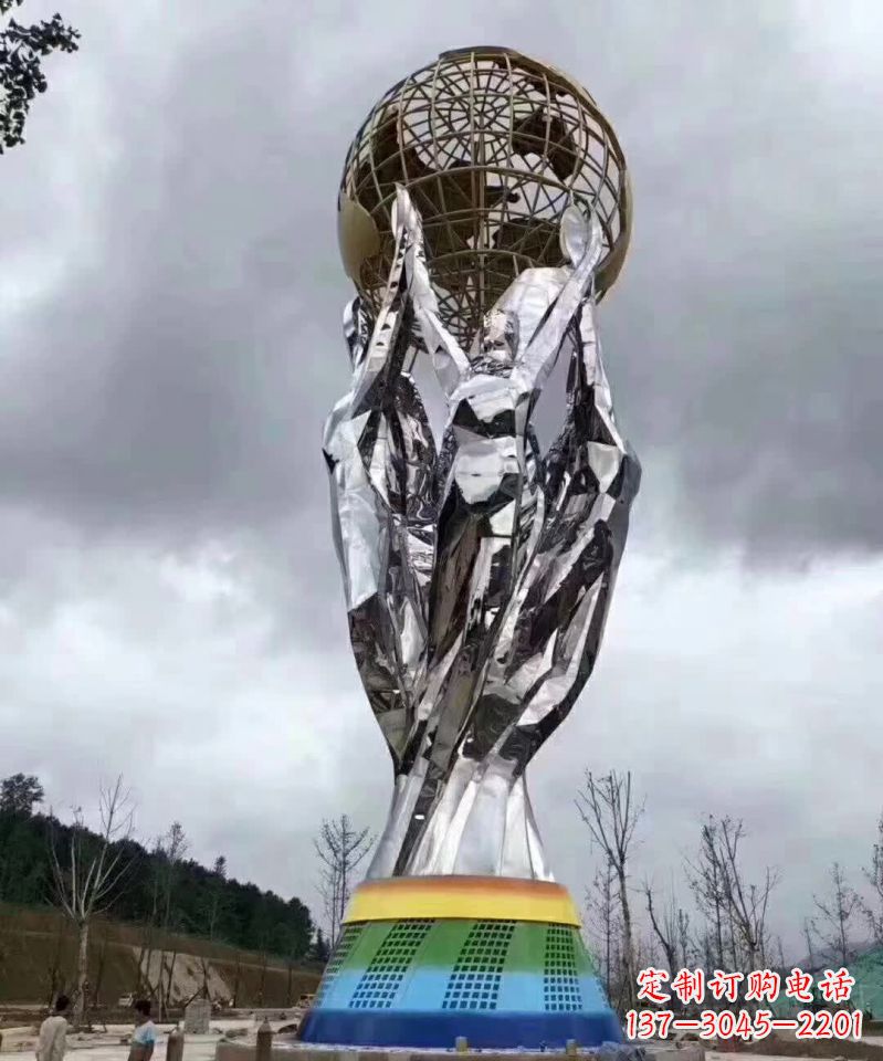 广场/不锈钢/抽象/地球-广场不锈钢抽象手托地球雕塑 广场/不锈钢/抽象/地球-广场不锈钢抽象手托地球雕塑
