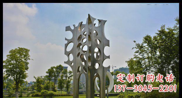 广场不锈钢抽象松树雕塑